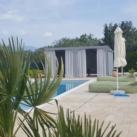 Marea Twins Dhrosiá